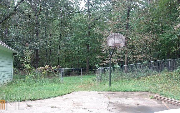 4th image of 15 Rebekah Ct