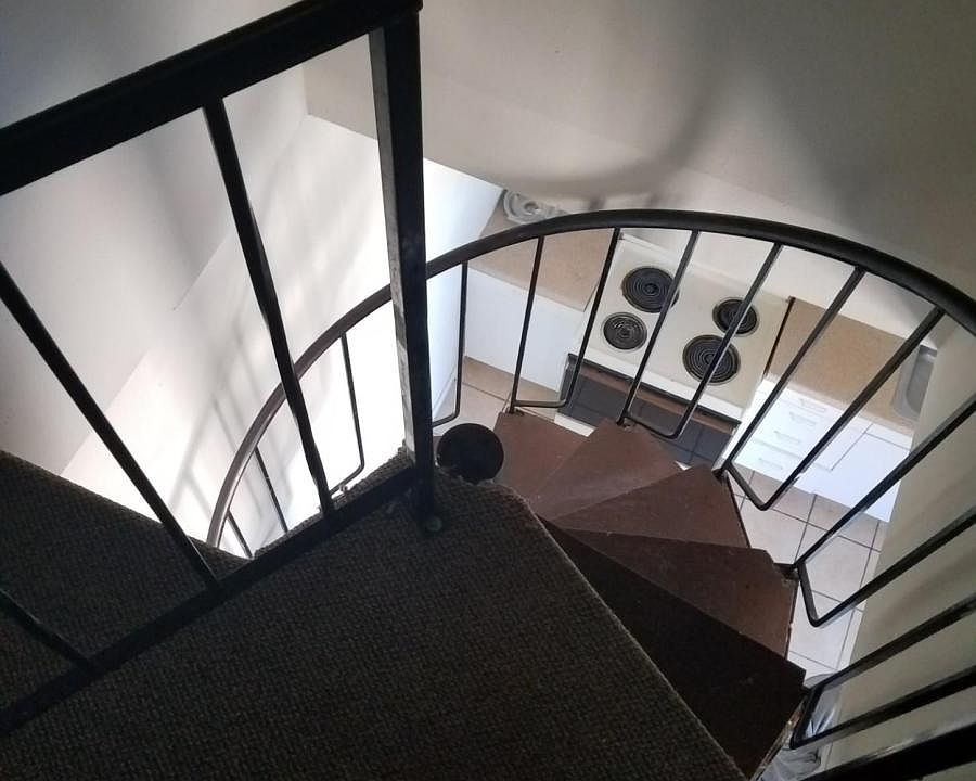 2nd image of 402 Maple St S #1