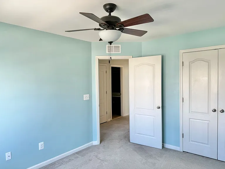7 Coulter Ln — Photo 12