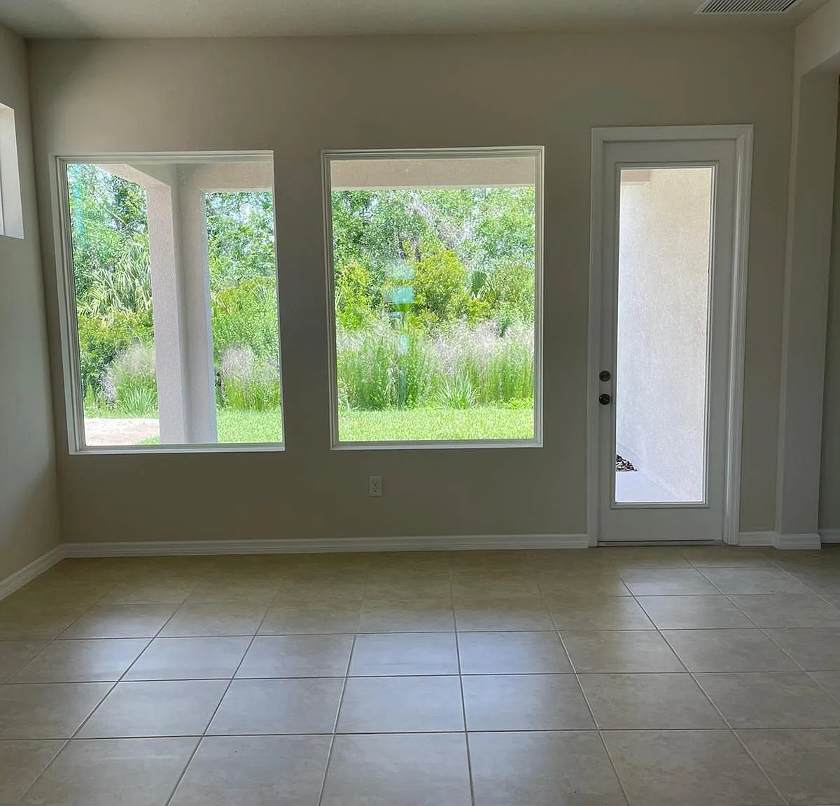 4 bed, 3.5 bath, 2439 sqft, $3,199 — Photo 2