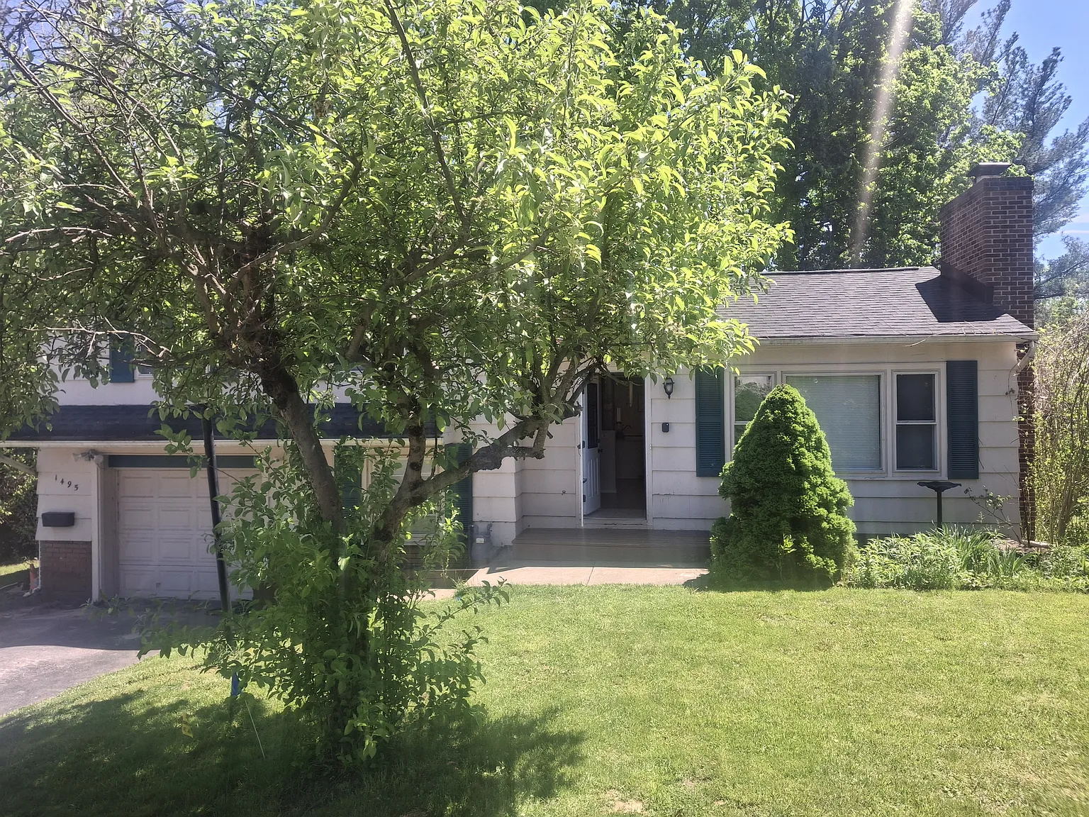 1495 Beach Ave — Photo 2