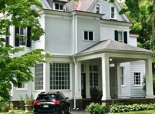 347 Bank St #3, Sewickley, PA 15143