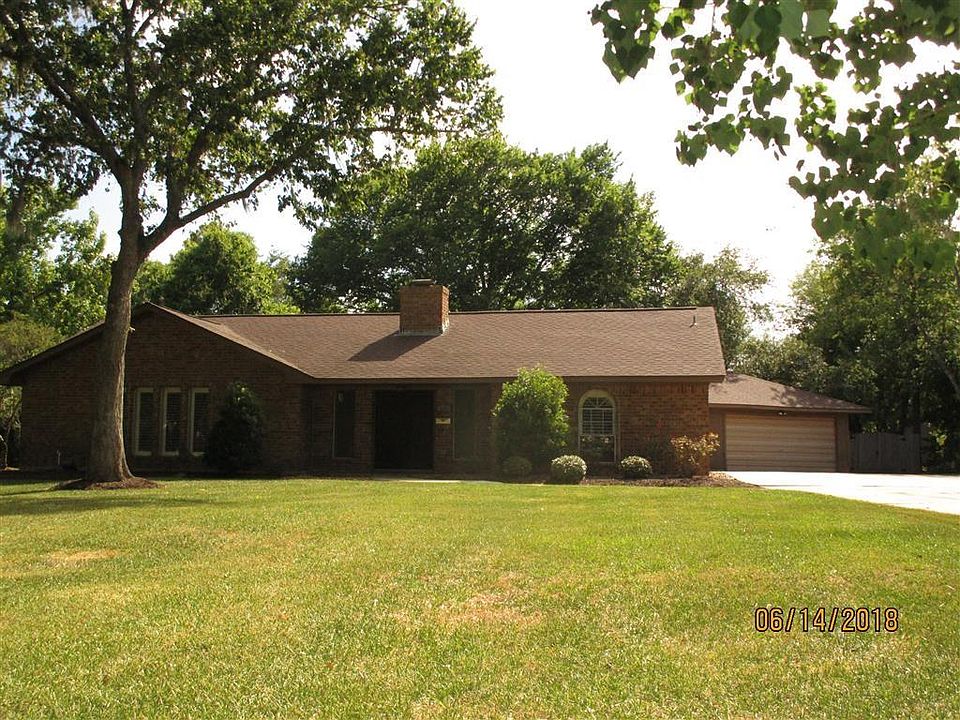 1st image of 552 Oak Dr