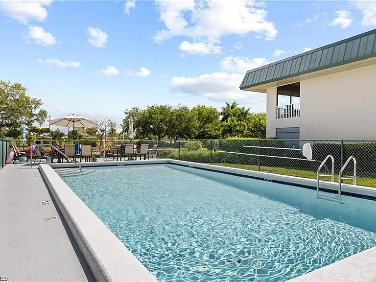 600 Valley Stream Dr #F6 — Photo 12