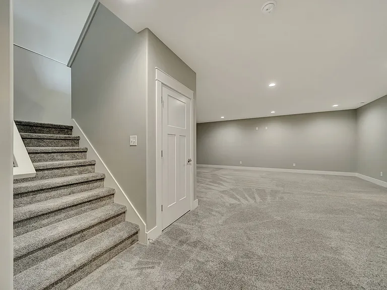 8700 S 51st St — Photo 16