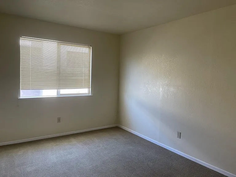 2234 Prestwick Dr — Photo 9