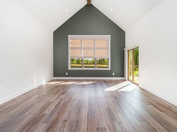4th image of 412 W Foxrun