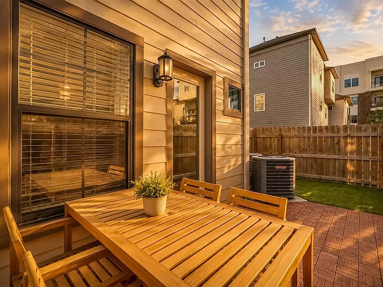 836 Garden Oaks Ter — Photo 24