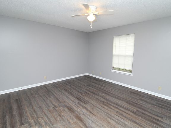 5th image of 118 Hickory Trce APT 4