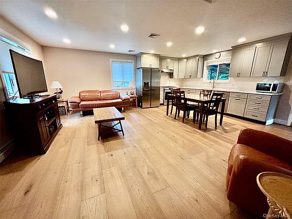 5th image of 30 Brandeis Avenue