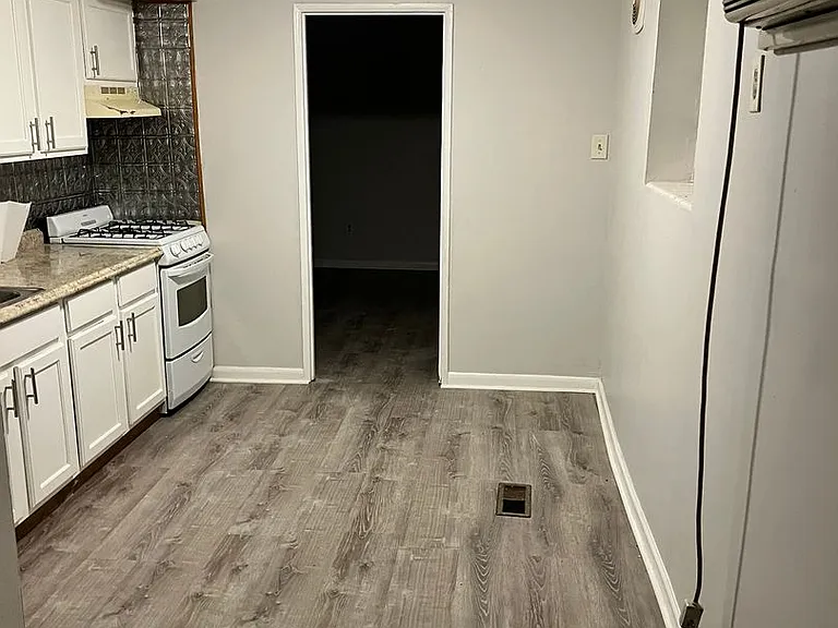 7312 Rockwell Ave — Photo 3
