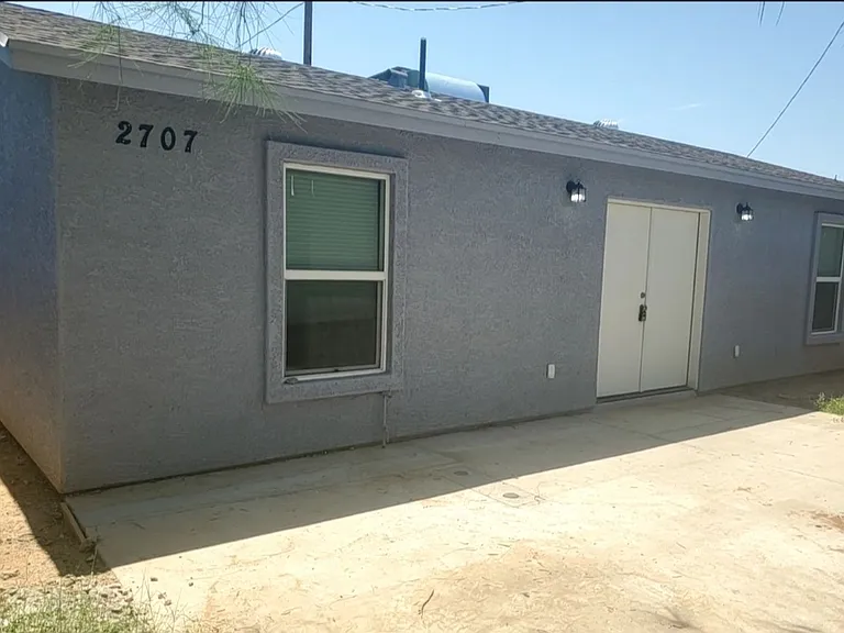 2707 E Moreland St — Photo 16
