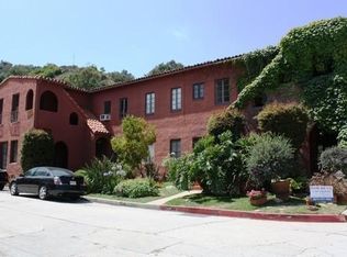 2569 N Beachwood Dr, Los Angeles, CA 90068