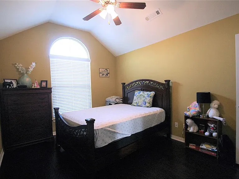4300 Eggersway Pl — Photo 16