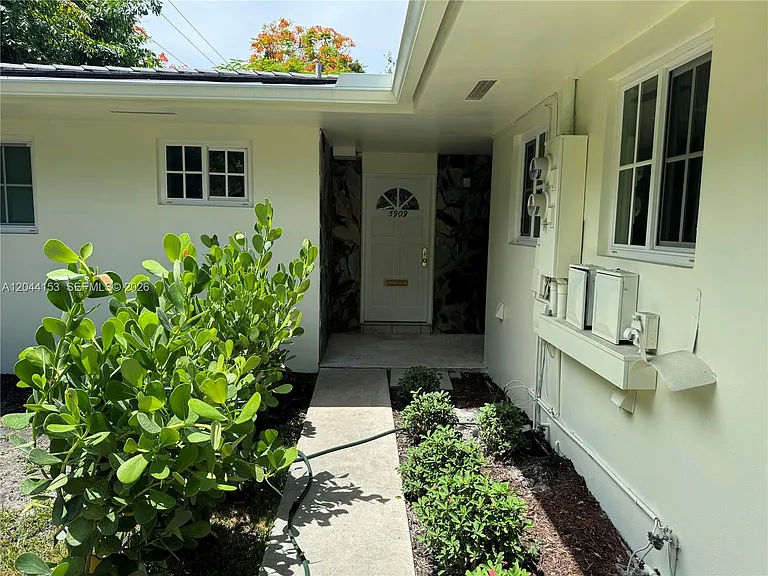 5907 Turin St #5909 — Photo 4