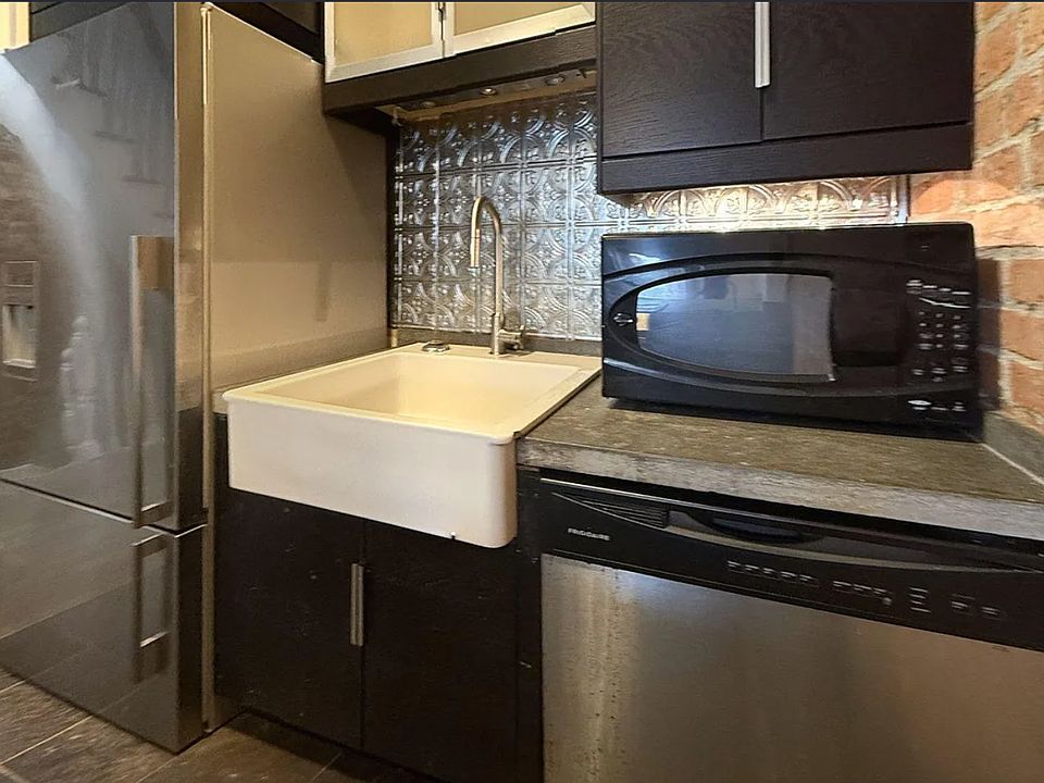 1st image of 285.5 Hudson Ave #3