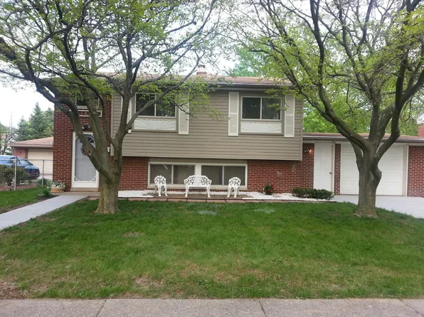 9479 Katherine St, Taylor, MI 48180