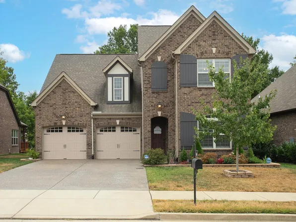 138 Monarchos Dr, Gallatin, TN 37066