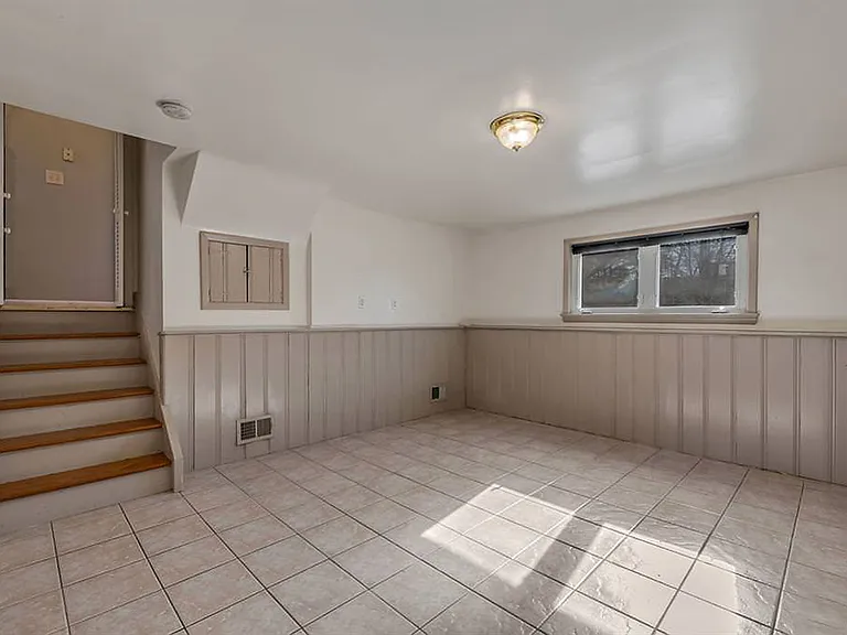 63 Susan Dr — Photo 23