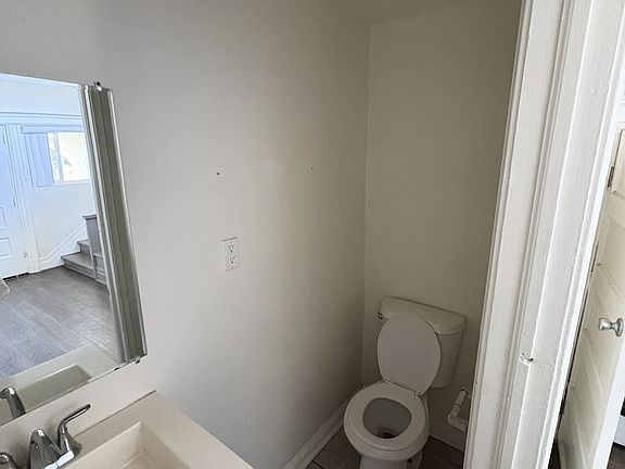 3rd image of 2223 Griffin Ave