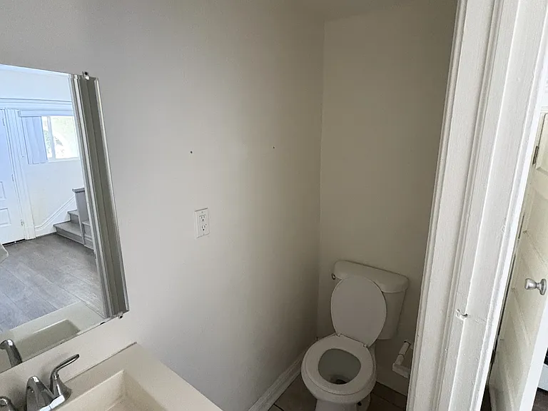 2223 Griffin Ave — Photo 3