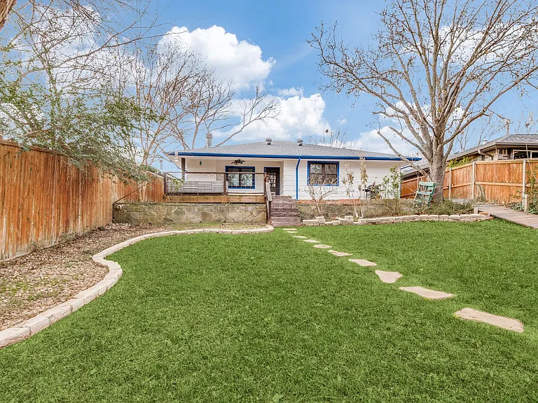 2749 Buna Dr — Photo 12