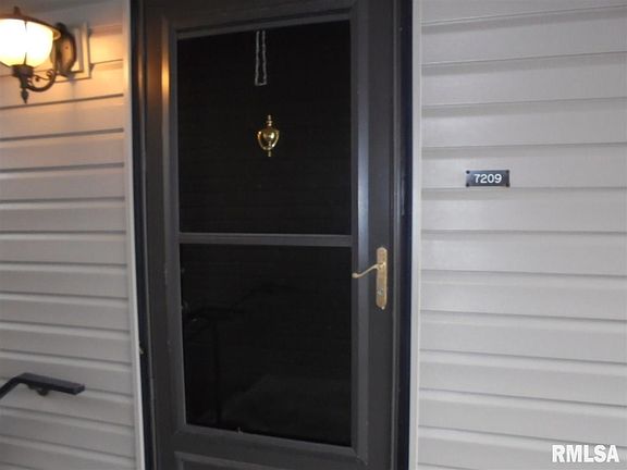 2nd image of 7209 N Lakeside Ct
