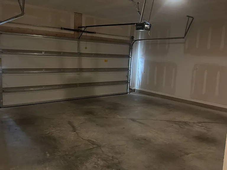 316 Merlin Ct — Photo 40