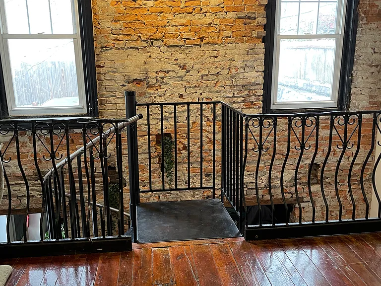 446 Krams Ave — Photo 25
