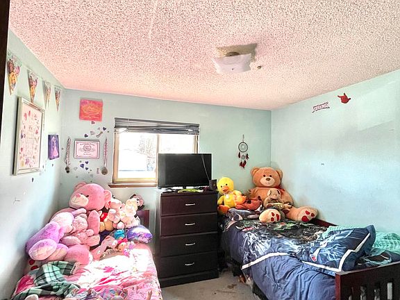5th image of 908 W Franklin Ave