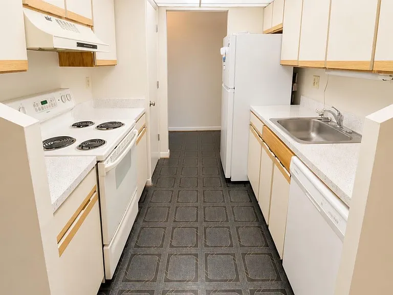 122 Turtle Creek Rd #2 — Photo 2