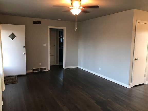 3rd image of 1624 Oxford Way