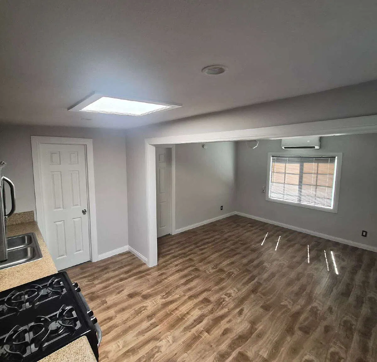 2 bed, 1.0 bath, $2,500 — Photo 3