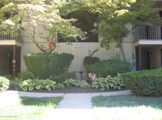 205 Covered Bridge Blvd UNIT E, Englishtown, NJ 07726