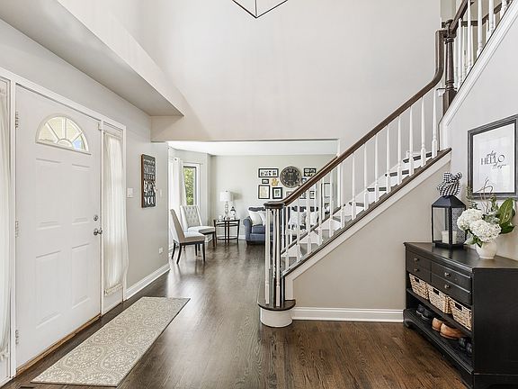 3rd image of 8436 Brookside Glen Dr