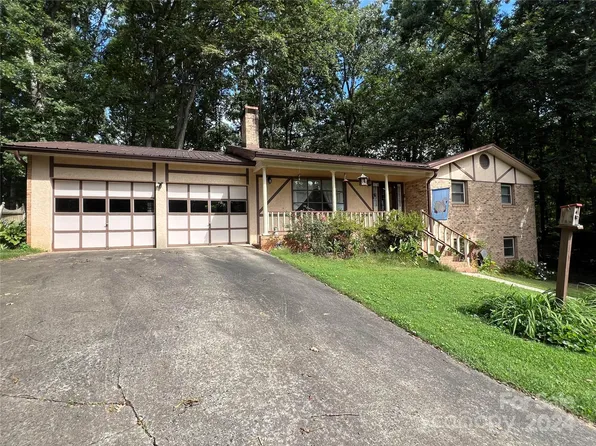 1178 Mountain Shadows Dr, Morganton, NC 28655