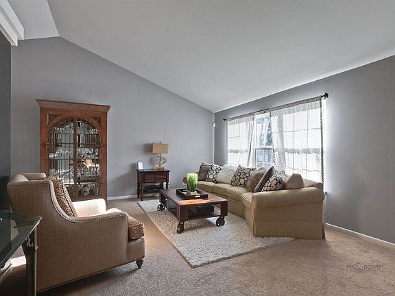5th image of 328 Fairfax Ln