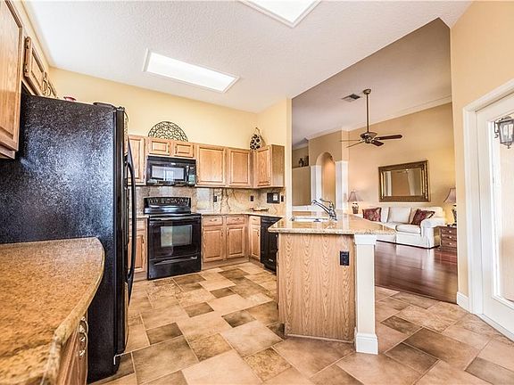 5th image of 945 Ekana Green Ct