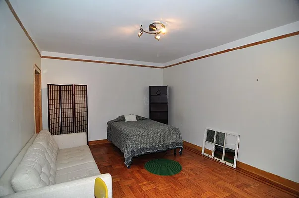 Rented by CENTURY 21 Sunny Gardens Realty, Inc. | media 15