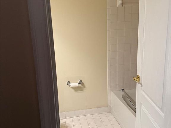 5th image of 907 Pleasant Dr