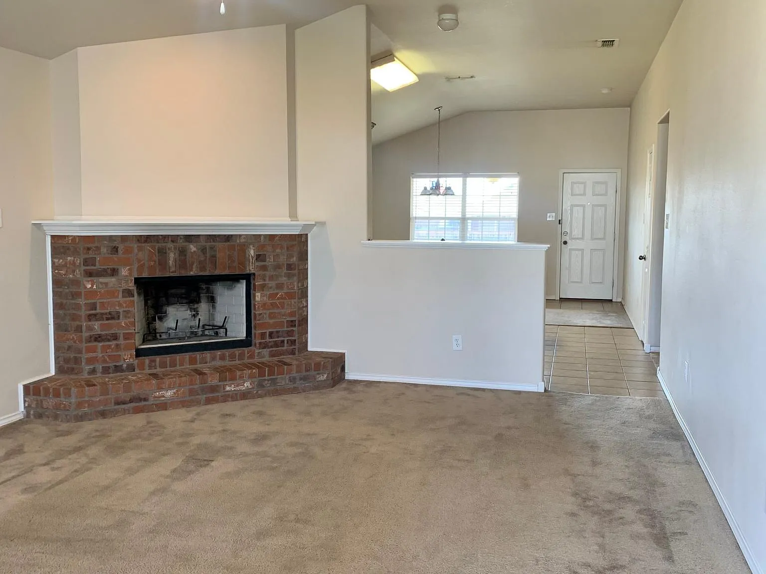 3 bed, 1547 sqft, $1,600 — Photo 2