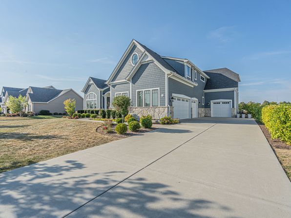 1 Jefferson Ct, Bolingbrook, IL 60490