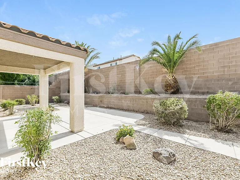 1049 Silver Star St — Photo 14