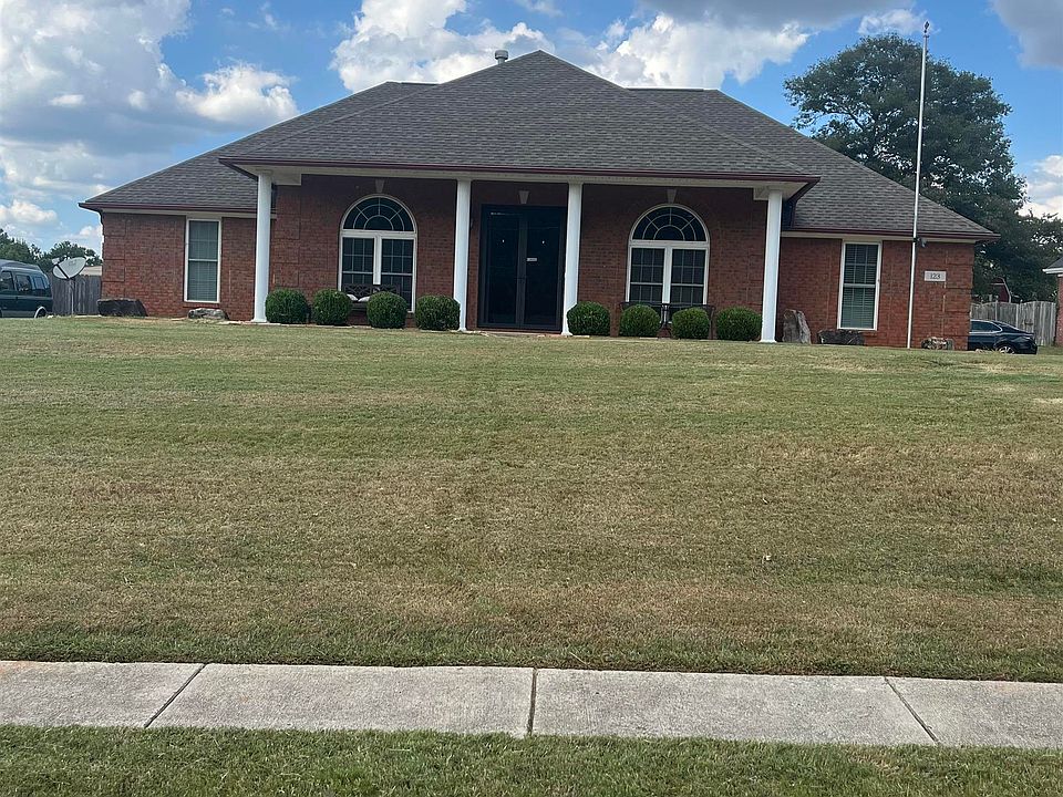 1st image of 123 Foxridge Dr