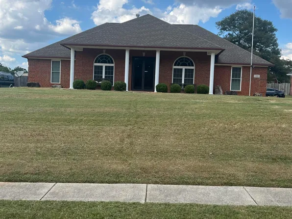 123 Foxridge Dr, Harvest, AL 35749