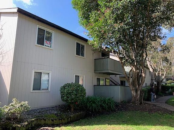 2nd image of 411 Piccadilly Pl
