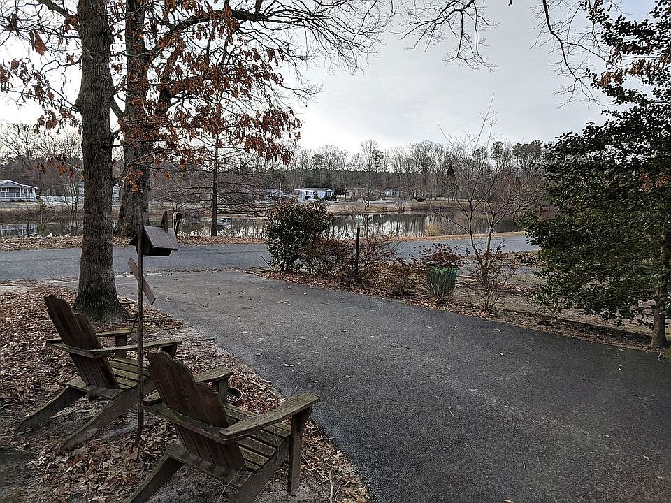 2nd image of 411 S Lake Dr