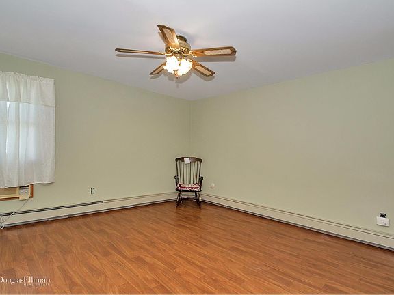 2nd image of 571 Hull St
