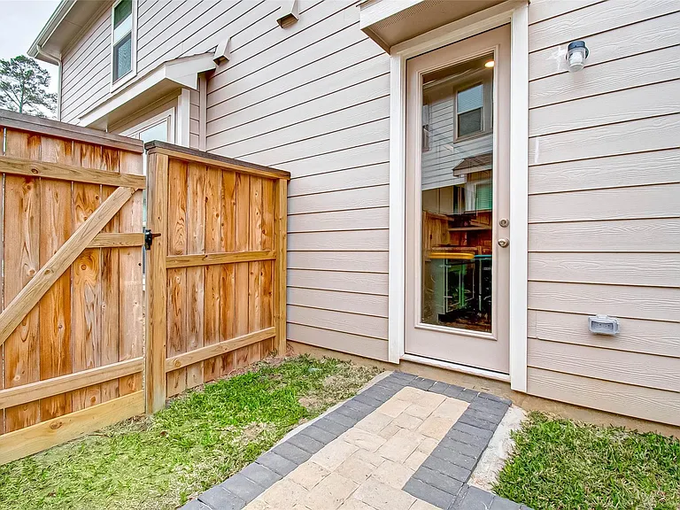 617 Aspen Falls Ct — Photo 37