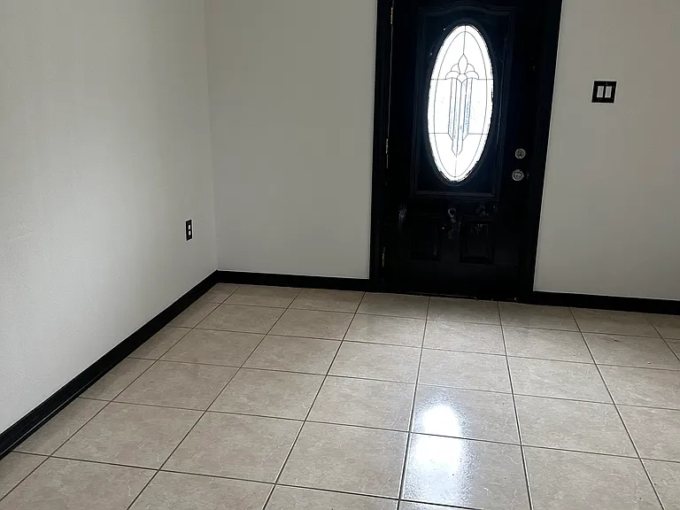 203 S Kain St — Photo 4